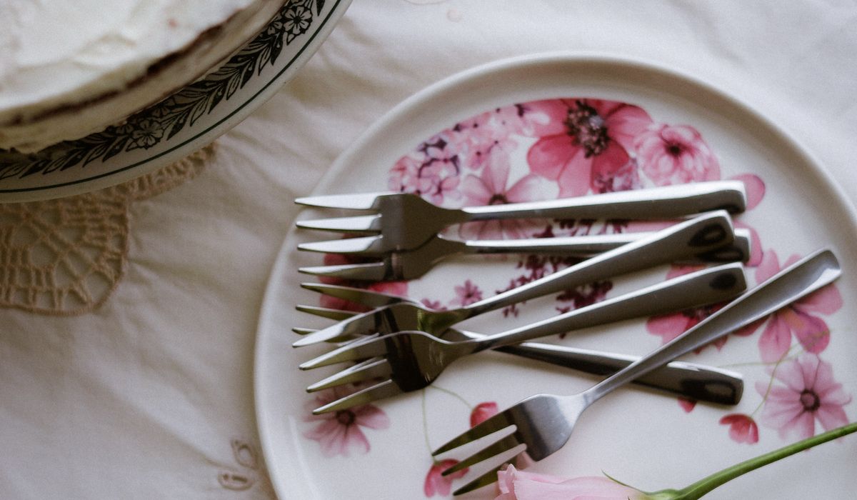 Finding Quiet Tea Rooms in Countryside Towns
