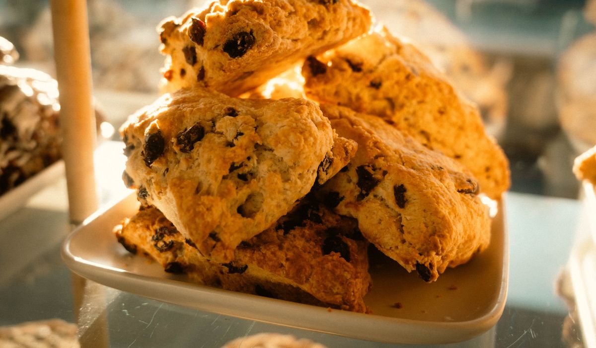 Pairing Teas with Cakes and Pastries
